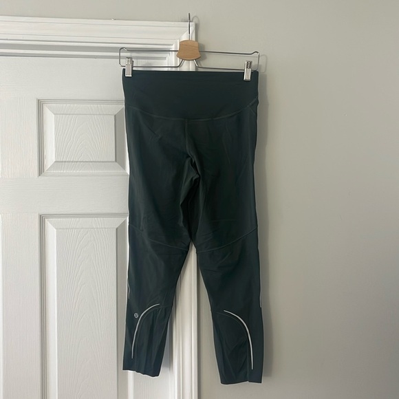 Lululemon Base Pace High Rise Reflective Crop Legging 23" 8 - Picture 4 of 6